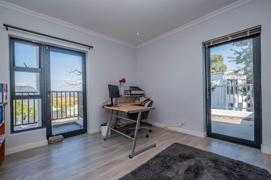 3 Bedroom Property for Sale in Langeberg Heights Western Cape